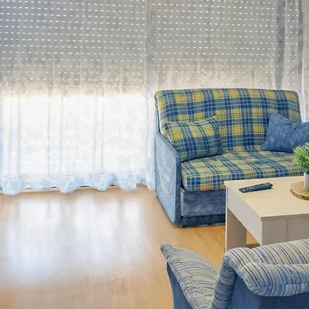 2 Bedroom Beautiful In Appartamento